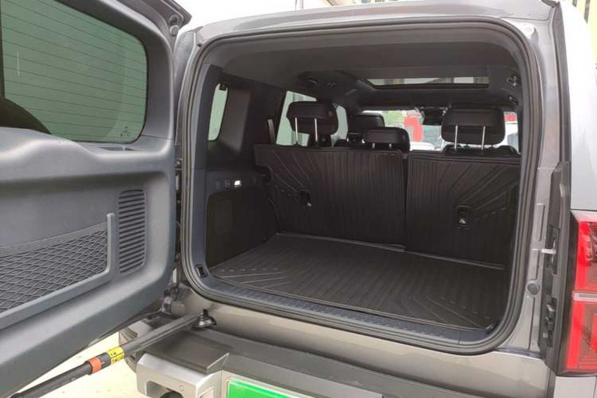 Used Formula Leopard 5 2023 Navigator Edition Trunk