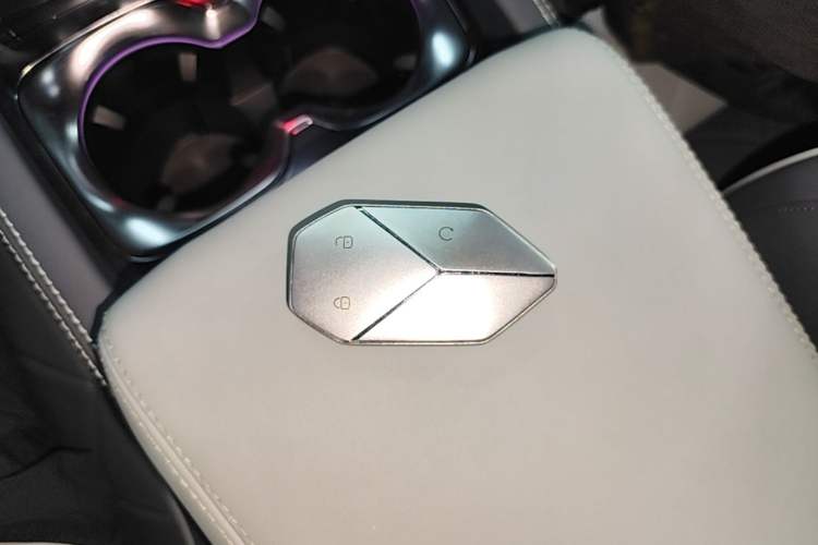 Used Formula Leopard 5 2023 Explore Edition Vehicle Key