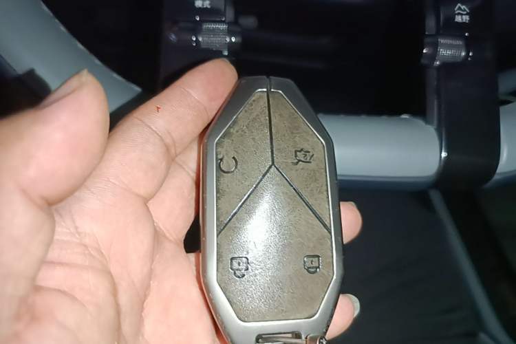 Used Formula Leopard 5 2023 Navigator Edition Vehicle Key