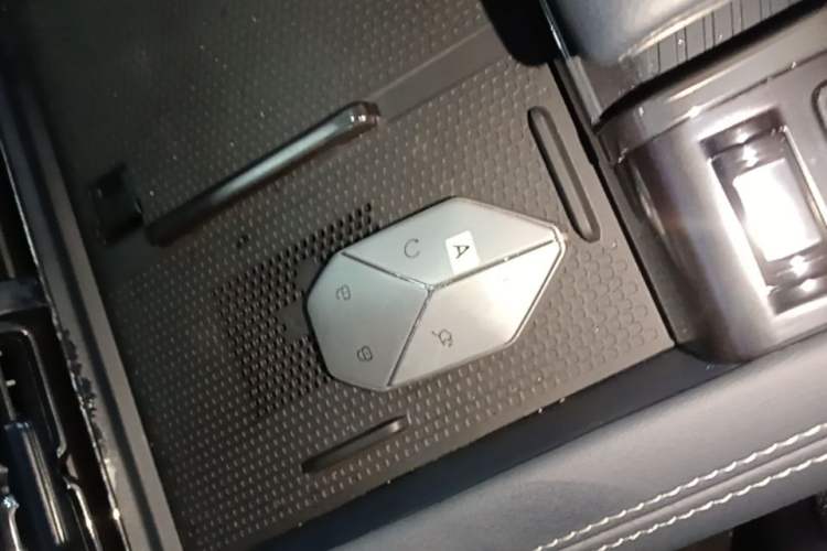 Used Formula Leopard 5 2023 Navigator Edition Vehicle Key