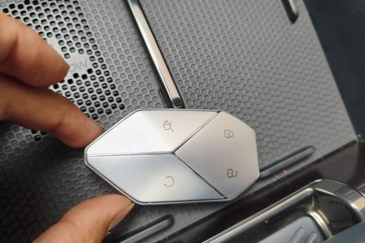 Used Formula Leopard 5 2023 Navigator Edition Vehicle Key