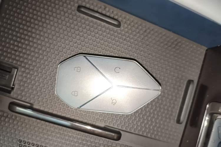 Used Formula Leopard 5 2023 Navigator Edition Vehicle Key