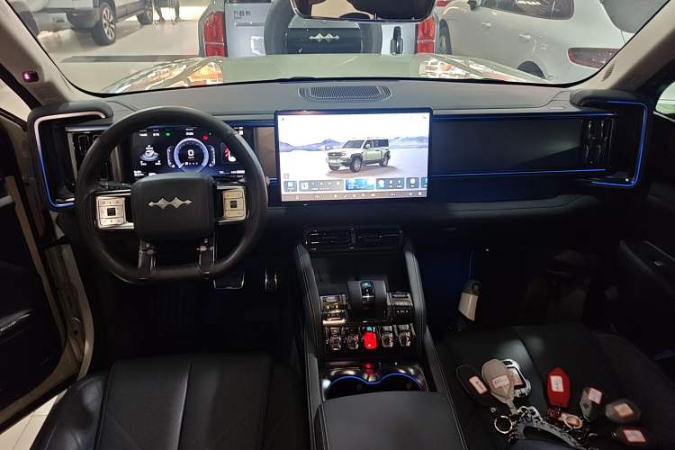 Used Formula Leopard 5 2023 Explore Edition Center Console