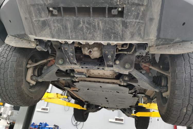 Used Formula Leopard 5 2023 Navigator Edition Chassis Front