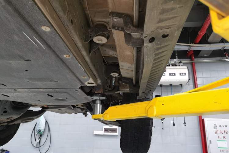Used Formula Leopard 5 2023 Navigator Edition Chassis Rear Left