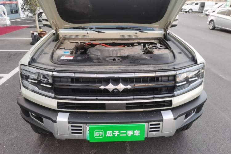 Used Formula Leopard 5 2023 Cloud Ride Flagship Edition Engine Bay