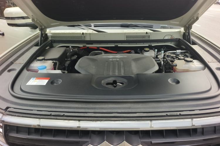 Used Formula Leopard 5 2023 Cloud Ride Flagship Edition Engine Bay