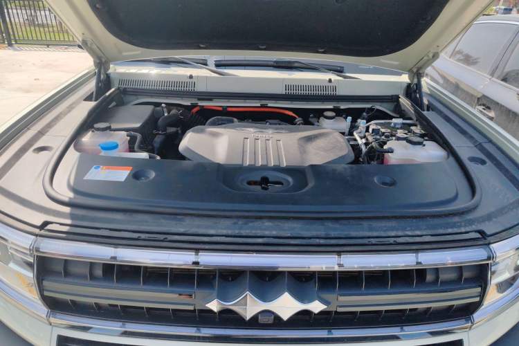 Used Formula Leopard 5 2023 Explore Edition Engine Bay