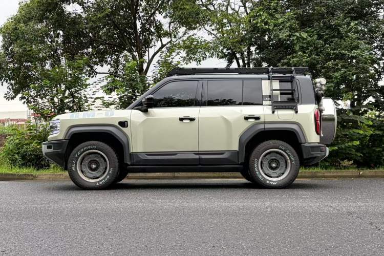 Used Formula Leopard 5 2023 Navigator Edition Exterior 2