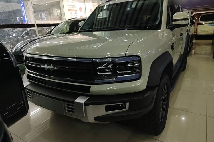 Used Formula Leopard 5 2023 Navigator Edition Front