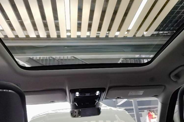 Used Formula Leopard 5 2023 Navigator Edition Headliner