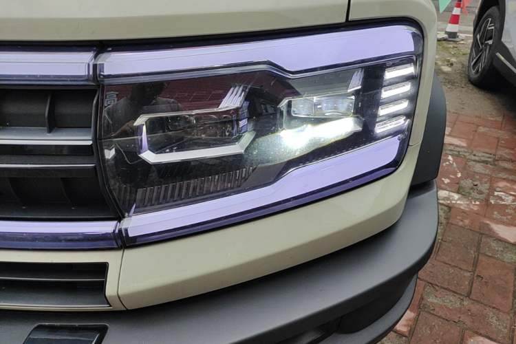 Used Formula Leopard 5 2023 Explore Edition Left Front Headlight