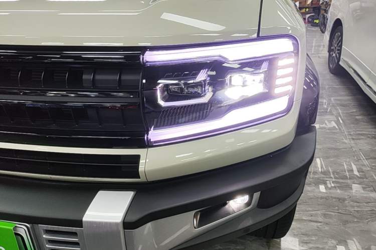 Used Formula Leopard 5 2023 Navigator Edition Left Front Headlight