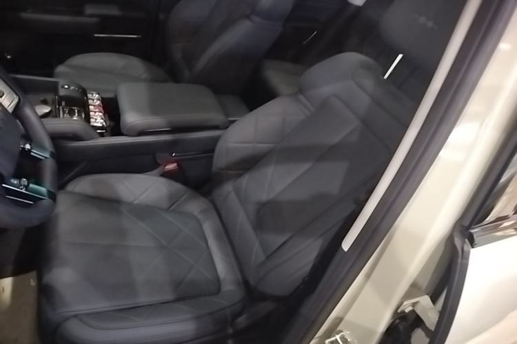 Used Formula Leopard 5 2023 Explore Edition Left Front Seat