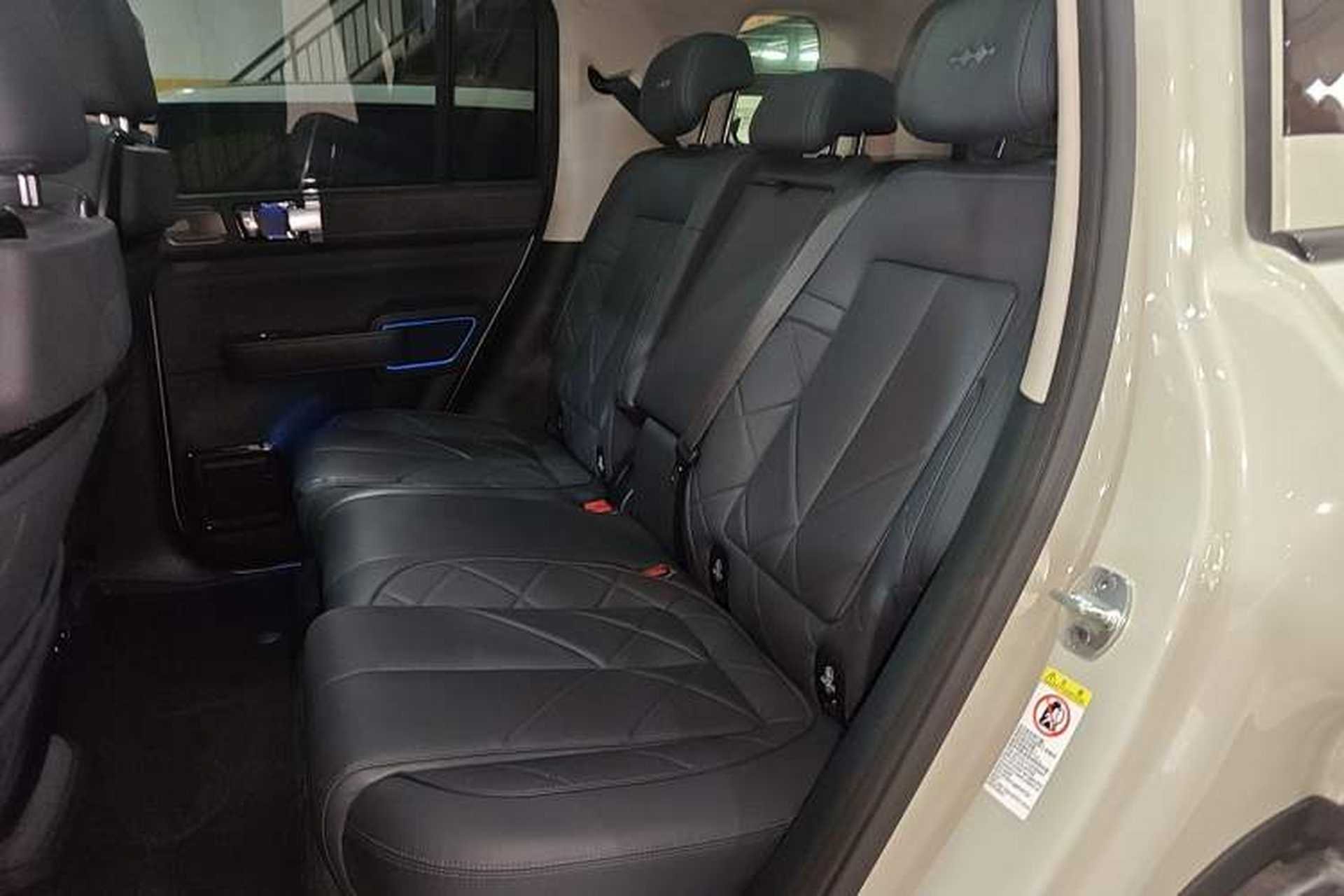 Used Formula Leopard 5 2023 Explore Edition Left Rear Seat