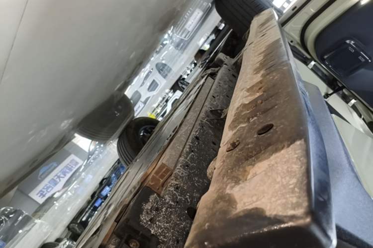 Used Formula Leopard 5 2023 Explore Edition Left Side Sill