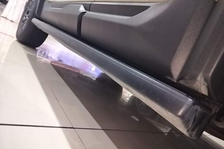 Used Formula Leopard 5 2023 Explore Edition Left Side Sill