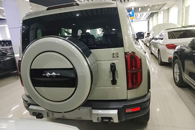 Used Formula Leopard 5 2023 Navigator Edition Rear