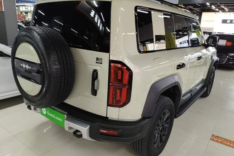 Used Formula Leopard 5 2023 Explore Edition Rear Right 45 Deg