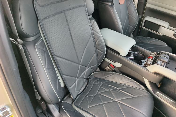 Used Formula Leopard 5 2023 Navigator Edition Right Front Seat