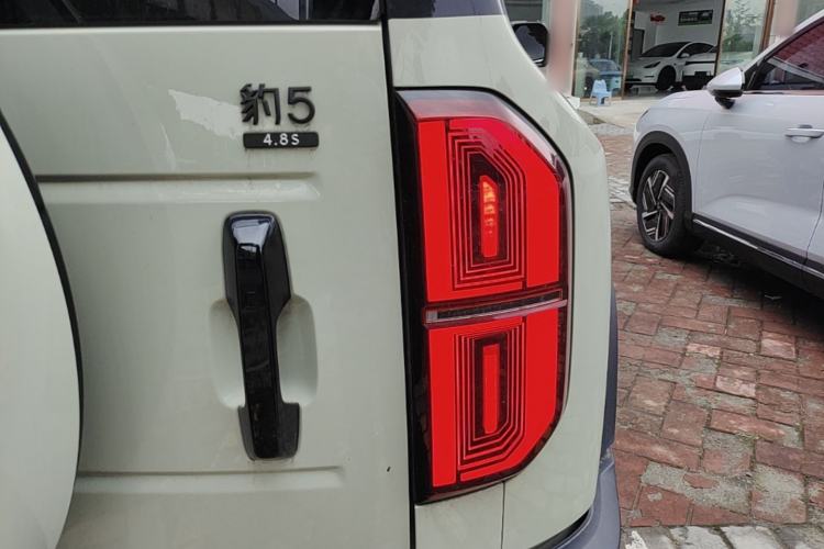 Used Formula Leopard 5 2023 Explore Edition Right Rear Taillight