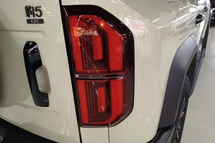 Used Formula Leopard 5 2023 Explore Edition Right Rear Taillight