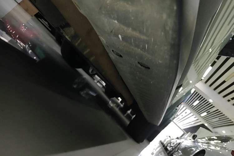Used Formula Leopard 5 2023 Navigator Edition Right Side Sill