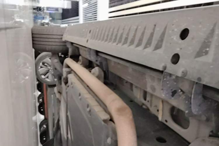 Used Formula Leopard 5 2023 Navigator Edition Right Side Sill