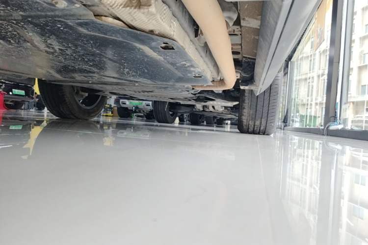 Used Formula Leopard 5 2023 Cloud Ride Flagship Edition Right Side Sill