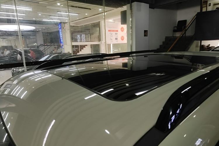 Used Formula Leopard 5 2023 Navigator Edition Roof
