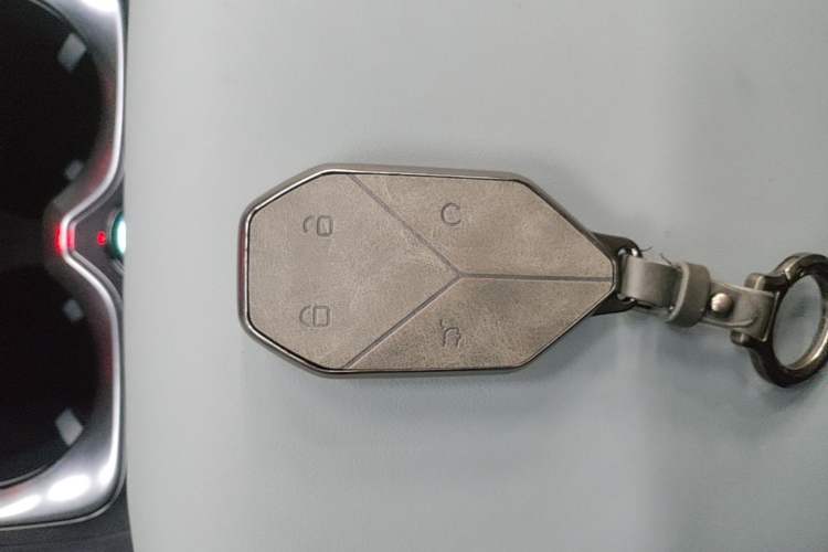 Used Formula Leopard 5 2023 Navigator Edition Vehicle Key