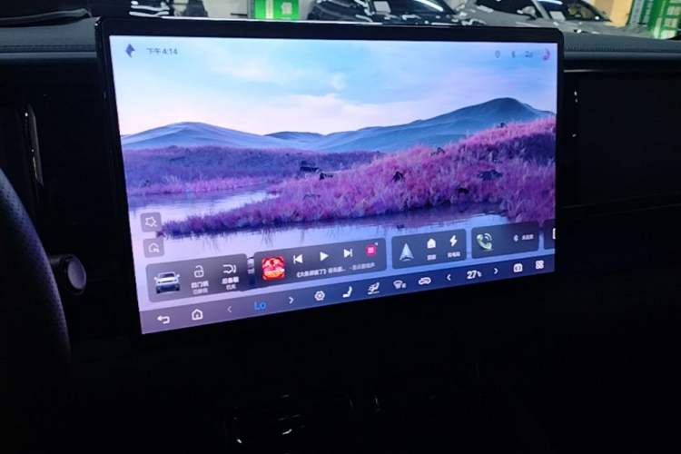 Used Formula Leopard 5 2023 Navigator Edition Audio And AC Panel