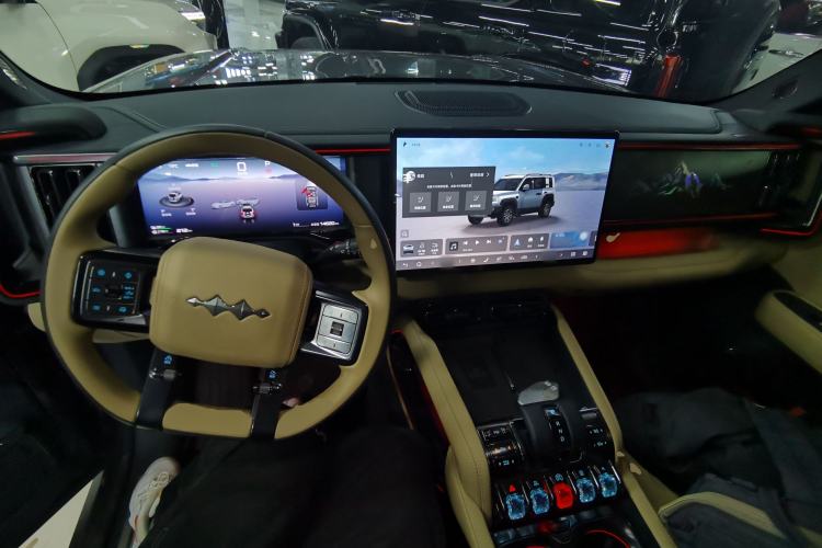 Used Formula Leopard 5 2023 Explore Edition Center Console