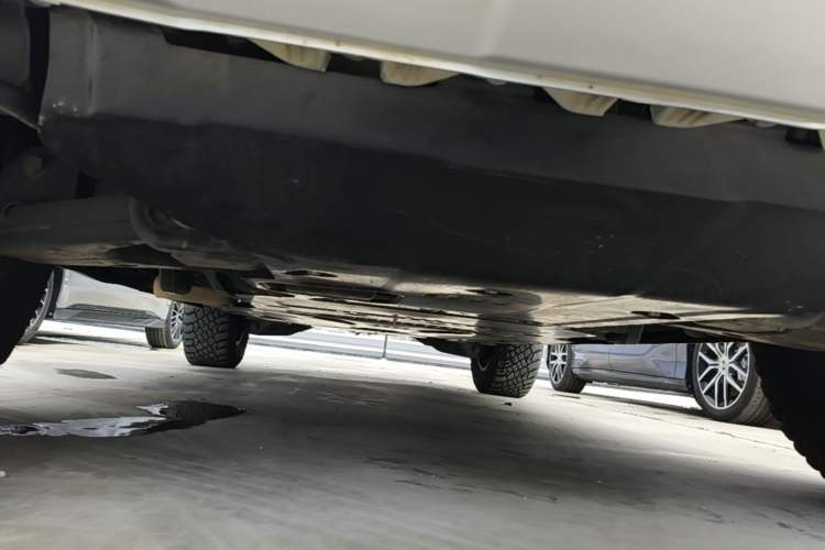 Used Formula Leopard 5 2023 Navigator Edition Chassis Front