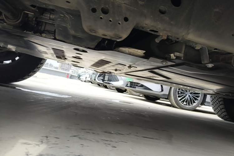 Used Formula Leopard 5 2023 Navigator Edition Chassis Front Left