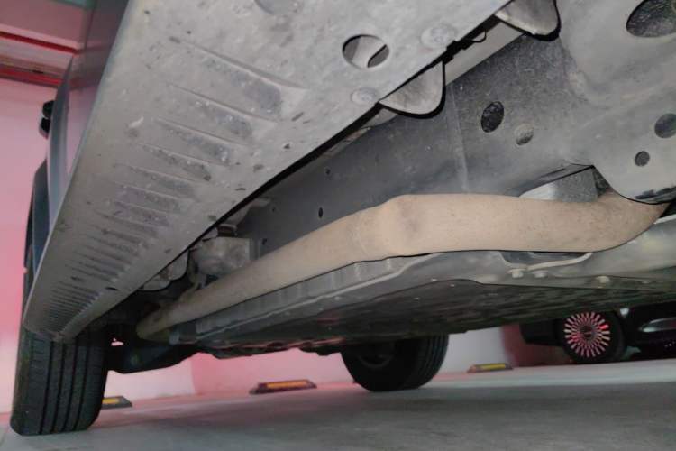 Used Formula Leopard 5 2023 Navigator Edition Chassis Front Right