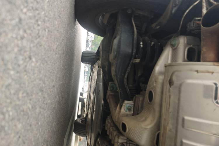 Used Formula Leopard 5 2023 Navigator Edition Chassis Rear Left