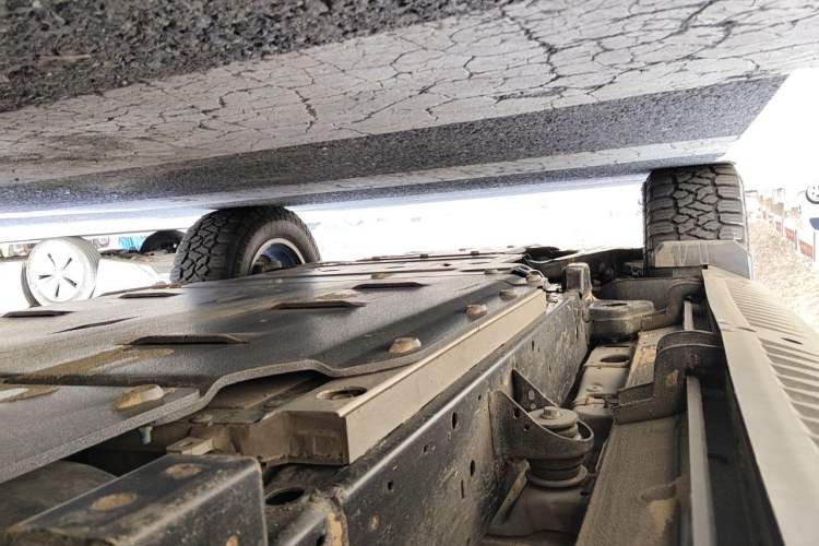 Used Formula Leopard 5 2023 Navigator Edition Chassis Rear Left