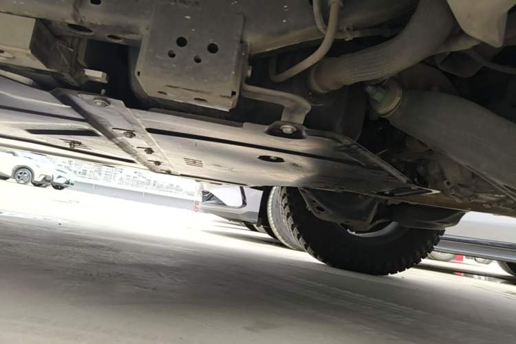 Used Formula Leopard 5 2023 Navigator Edition Chassis Rear Left
