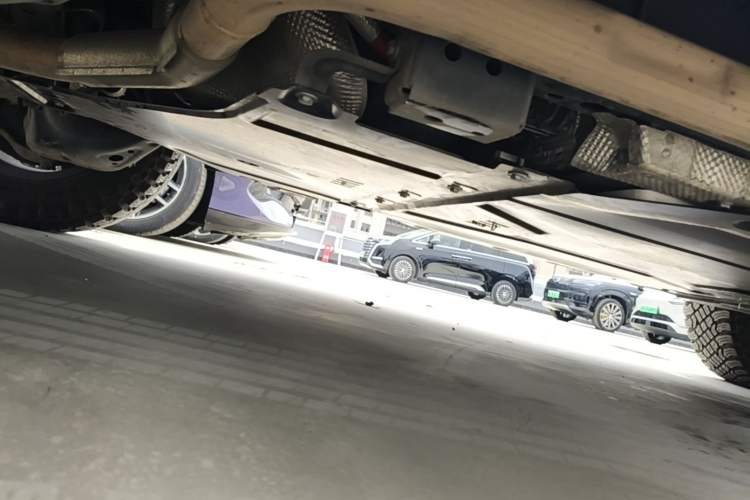 Used Formula Leopard 5 2023 Navigator Edition Chassis Rear Right