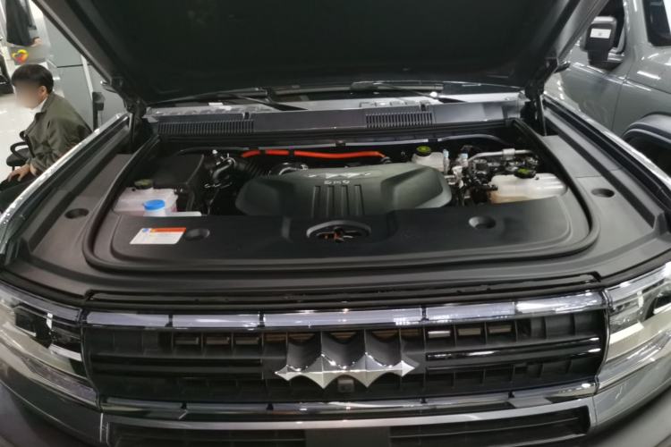 Used Formula Leopard 5 2023 Explore Edition Engine Bay