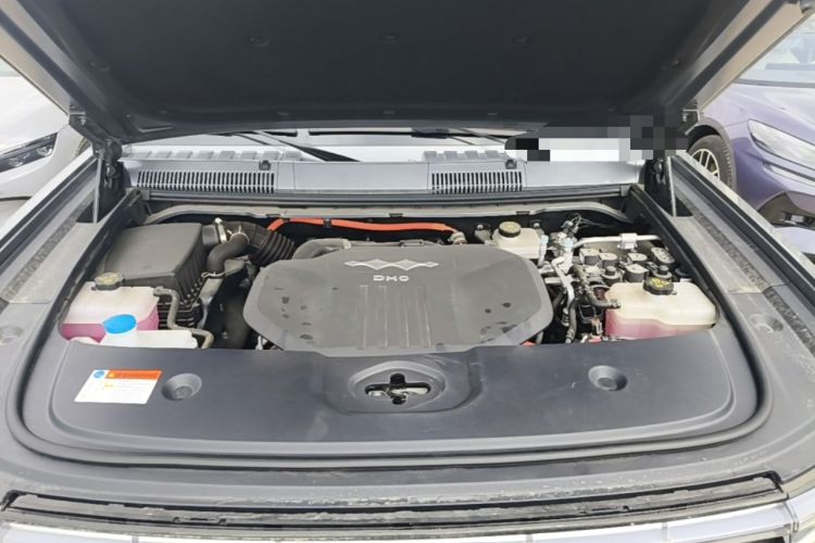 Used Formula Leopard 5 2023 Navigator Edition Engine Bay