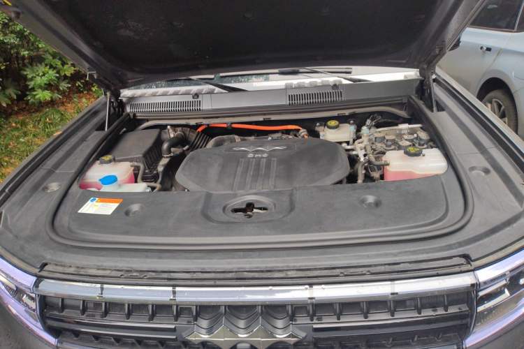 Used Formula Leopard 5 2023 Cloud Ride Flagship Edition Engine Bay