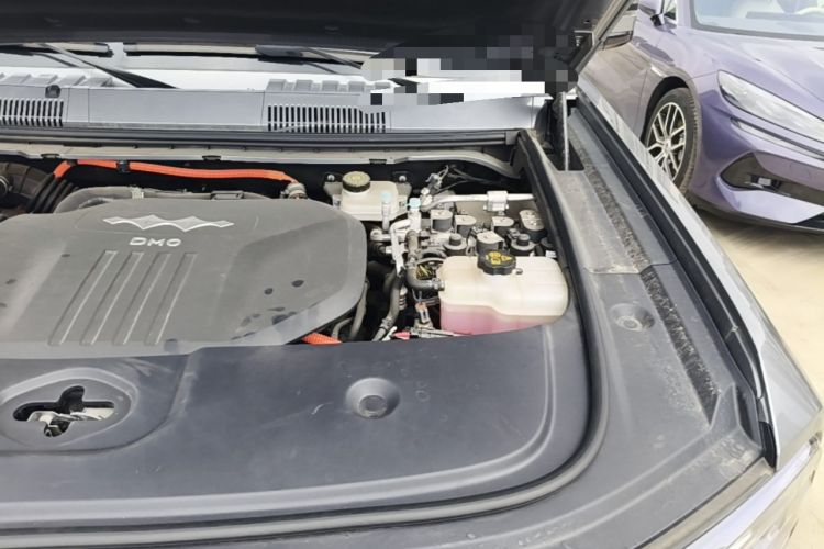 Used Formula Leopard 5 2023 Navigator Edition Engine Bay Left