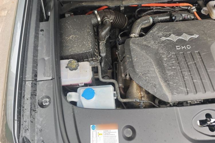 Used Formula Leopard 5 2023 Navigator Edition Engine Bay Right