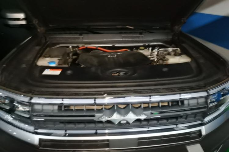 Used Formula Leopard 5 2023 Navigator Edition Engine Bay