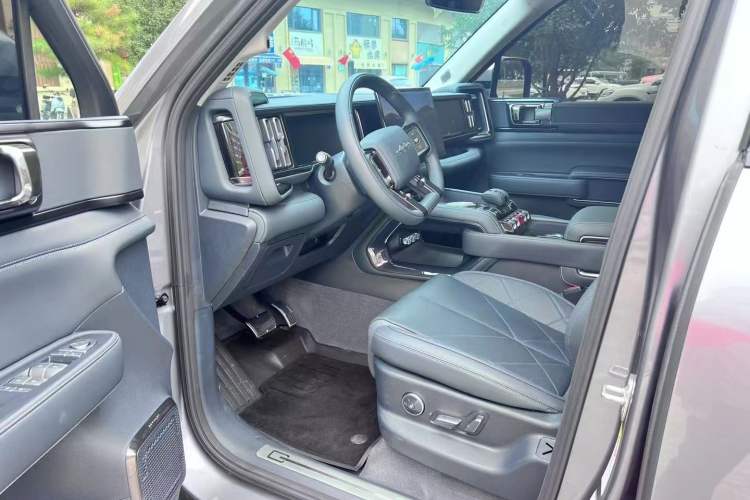 Used Formula Leopard 5 2023 Navigator Edition Exterior 8