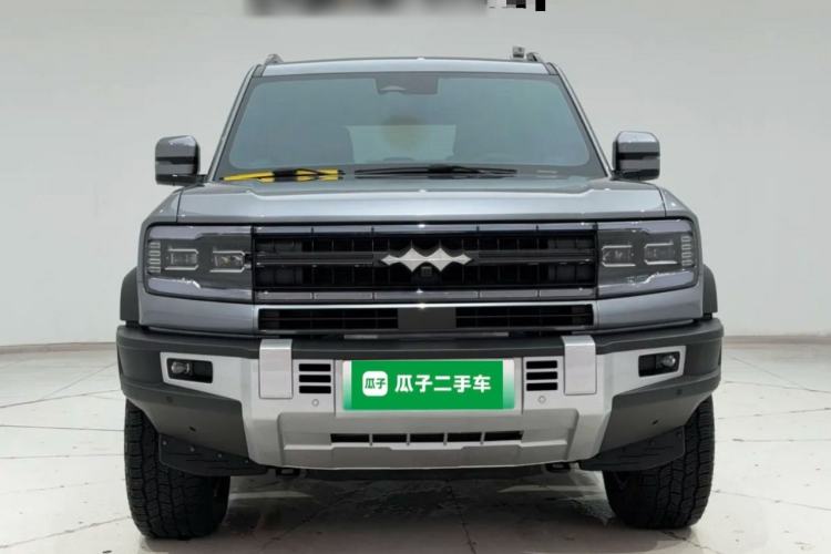 Used Formula Leopard 5 2023 Navigator Edition Front