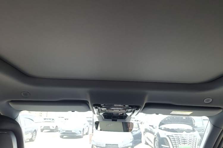 Used Formula Leopard 5 2023 Navigator Edition Headliner