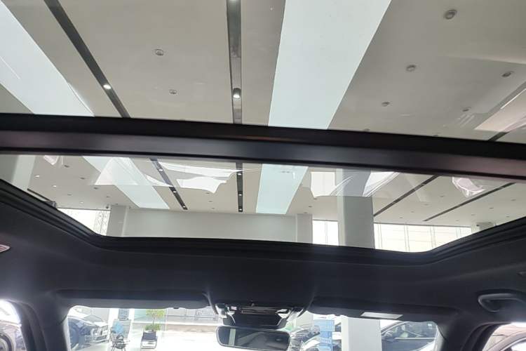 Used Formula Leopard 5 2023 Navigator Edition Headliner